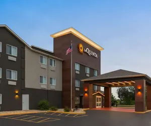 Photo 2 - La Quinta Inn & Suites by Wyndham Peru Starved Rock St Park