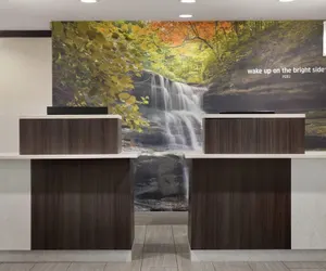 Photo 3 - La Quinta Inn & Suites by Wyndham Peru Starved Rock St Park