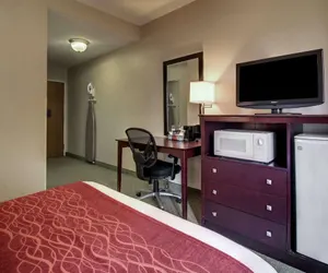 Photo 4 - Columbia Inn & Suites