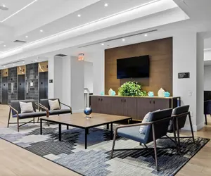 Photo 2 - DoubleTree by Hilton New York JFK Airport