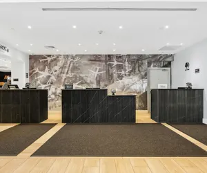Photo 5 - DoubleTree by Hilton New York JFK Airport