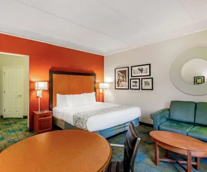 Photo 5 - La Quinta Inn & Suites by Wyndham Fremont / Silicon Valley