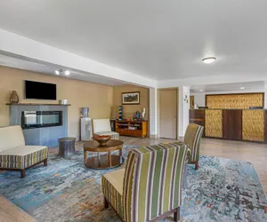 Photo 3 - Best Western Pine Springs Inn