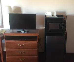 Photo 4 - Travel Inn & Suite