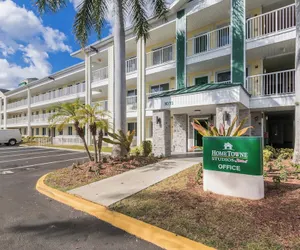 Photo 2 - HomeTowne Studios by Red Roof Fort Lauderdale