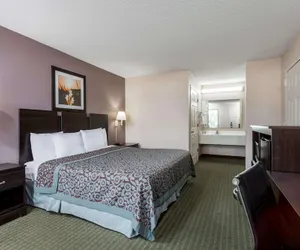 Photo 5 - Days Inn by Wyndham Lugoff