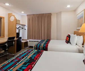 Photo 5 - Inn at Santa Fe, SureStay Collection by Best Western