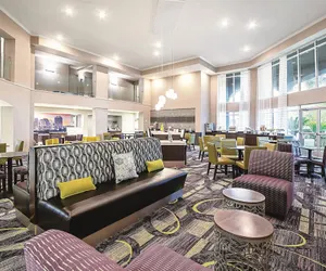 Photo 4 - La Quinta Inn & Suites by Wyndham Austin Airport