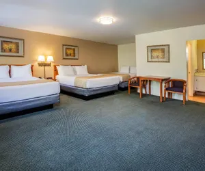 Photo 2 - Travelodge by Wyndham Red Bluff South of Redding