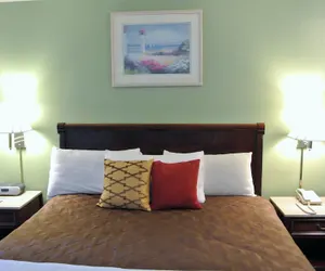 Photo 5 - Travelodge by Wyndham Red Bluff South of Redding