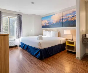 Photo 2 - Days Inn by Wyndham Thornton