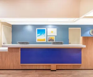 Photo 4 - Days Inn by Wyndham Eagan Minnesota Near Mall of America