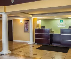 Photo 3 - Quality Inn and Suites St Charles - West Chicago