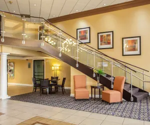 Photo 5 - Quality Inn and Suites St Charles - West Chicago