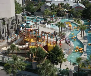 Photo 2 - North Shore Oceanfront Resort Hotel with Waterpark