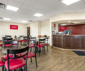 Photo 5 - Red Roof Inn Staunton