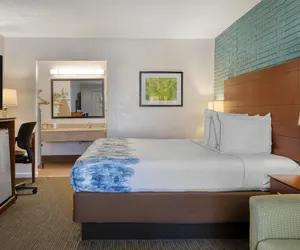 Photo 5 - Best Western Hendersonville Inn