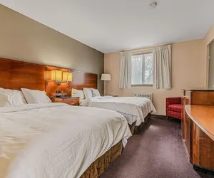 Photo 4 - Skyview Inn