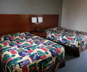 Photo 3 - Skyview Inn