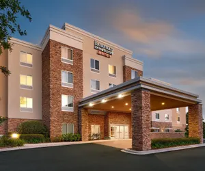 Photo 2 - Fairfield Inn & Suites by Marriott Tallahassee Central