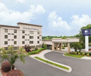 Photo 2 - DoubleTree by Hilton Greensboro Airport