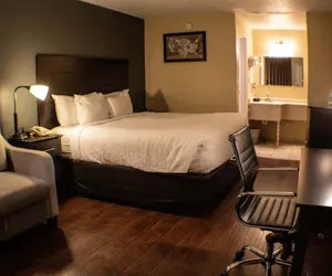 Photo 3 - Econo Lodge I-40 exit 286 Holbrook