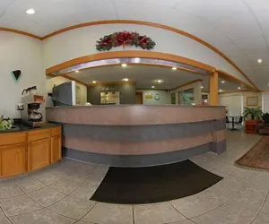 Photo 4 - Express Inn