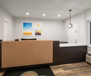 Photo 3 - Days Inn by Wyndham Monterey Downtown