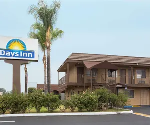 Photo 2 - Days Inn by Wyndham San Bernardino