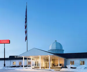 Photo 2 - Ramada by Wyndham Richland Center