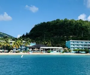 Photo 2 - Emerald Beach Resort