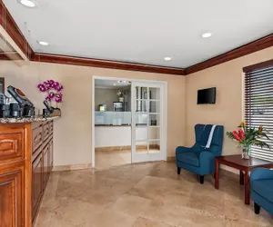Photo 3 - SureStay Hotel by Best Western Santa Monica