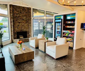 Photo 3 - Clarion Pointe Mount Vernon - Burlington