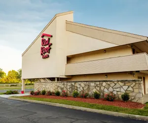 Photo 2 - Red Roof Inn Columbus West - Hilliard