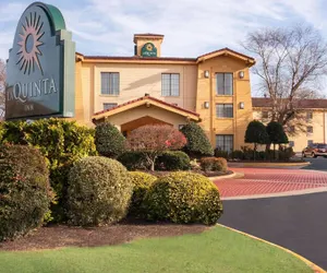 Photo 2 - La Quinta Inn by Wyndham Norfolk Virginia Beach