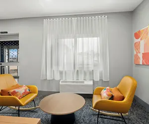 Photo 4 - Spark by Hilton Moline Quad Cities