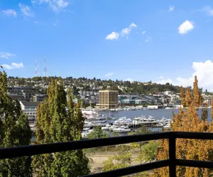 Photo 2 - Residence Inn by Marriott Seattle Downtown/Lake Union