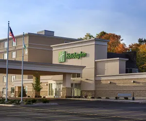 Photo 2 - Holiday Inn Marquette, an IHG Hotel