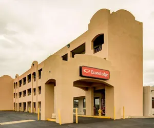 Photo 2 - Econo Lodge East