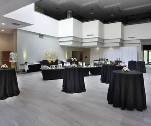 Photo 4 - Marriott East Lansing at University Place