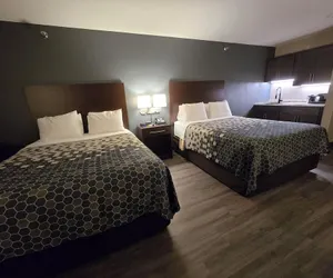 Photo 5 - Econo Lodge