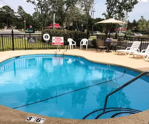 Photo 2 - Quality Inn Raeford