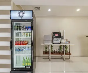 Photo 4 - Best Western Plus LA Mid Town Hotel