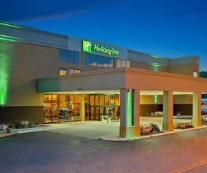 Photo 2 - Holiday Inn Morgantown - Reading Area by IHG