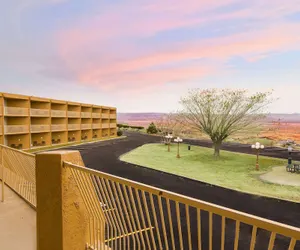 Photo 2 - Quality Inn View of Lake Powell - Page