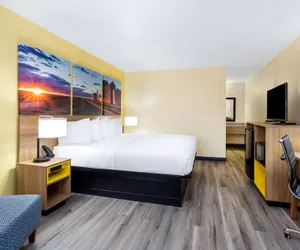 Photo 5 - Days Inn & Suites by Wyndham Clovis