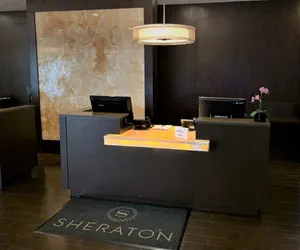 Photo 4 - Sheraton Lisle Naperville Hotel