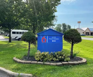 Photo 2 - Motel 6 Lafayette, IN