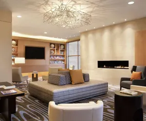 Photo 3 - DoubleTree Suites by Hilton Hotel Boston - Cambridge