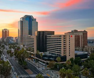 Photo 2 - Marriott Long Beach Downtown